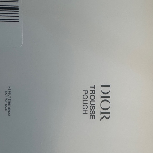 Dior Silver Logo Accessory with Pink Cushion - Picture 7 of 7